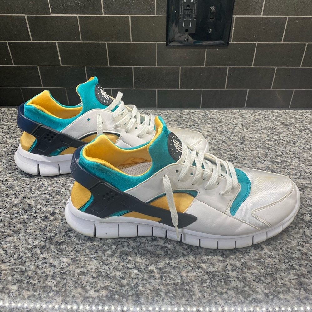 NIKE Huarache Free 2011 QS White/Blue Emerald Size 14 Rare. - Picture 2 of 8